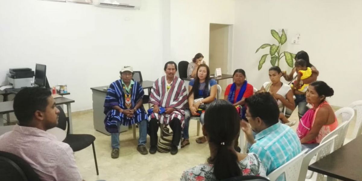 Reunión entre indígenas  y el Alto Consejero para la Sierra Nevada y la Zona Rural.