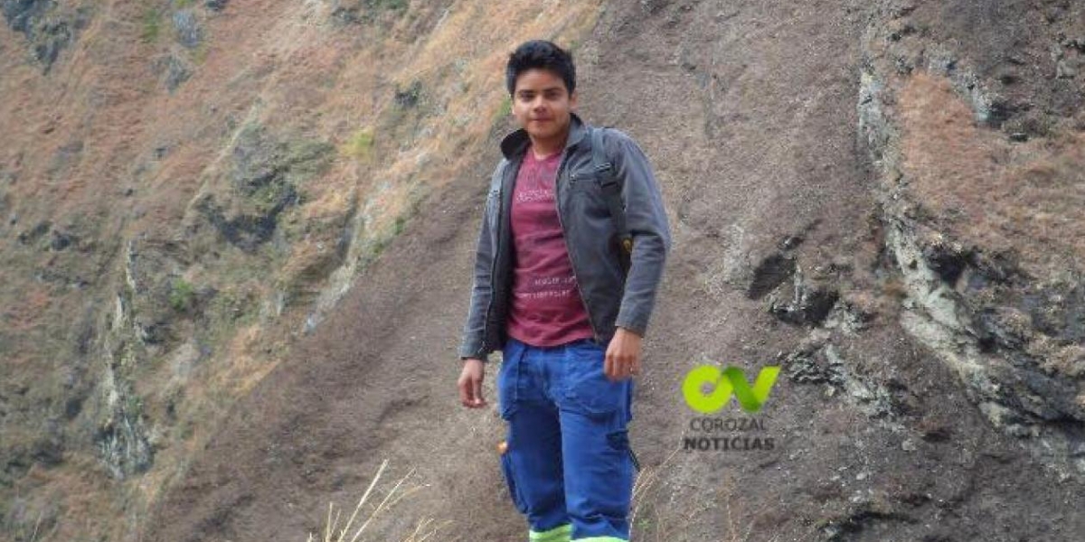 Facebook Camilo Andrés Tirado Farak, geólogo oriundo de Corozal.