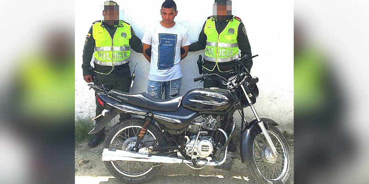 Policía Cristian Javier Narváez Fernández.
