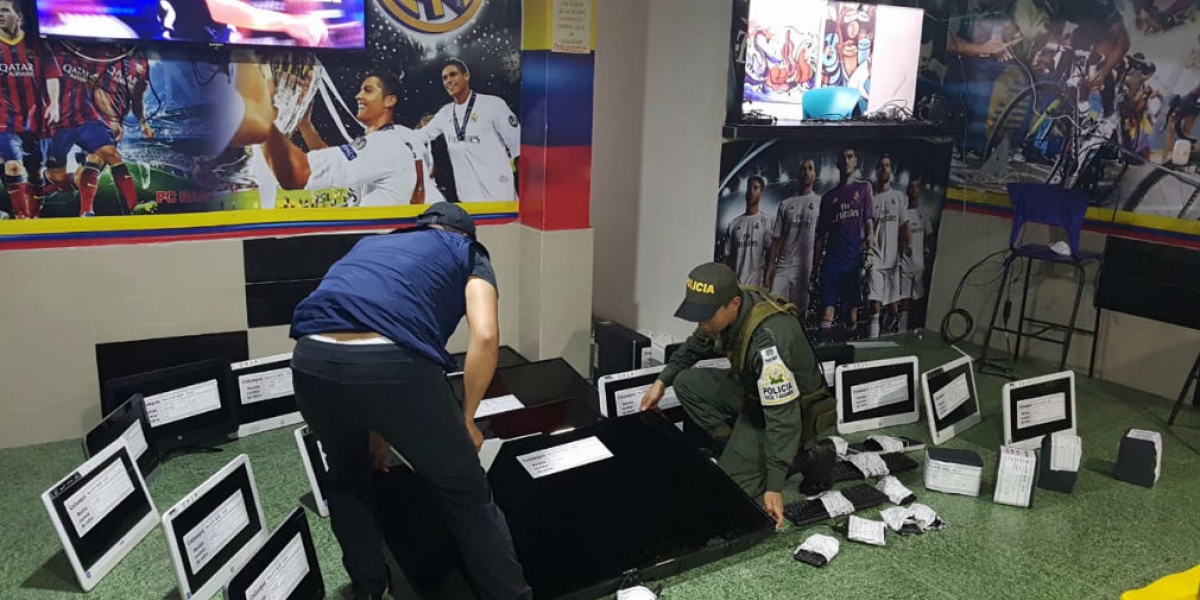 Policía Elementos decomisados.