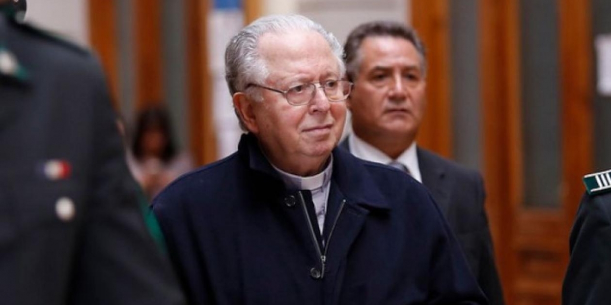  Fernando Karadima Fariña" fue expulsado del sacerdocio por el Papa Francisco.