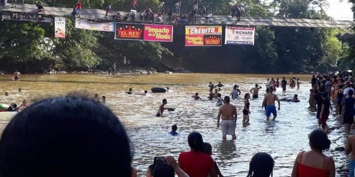 El puente colapsado.