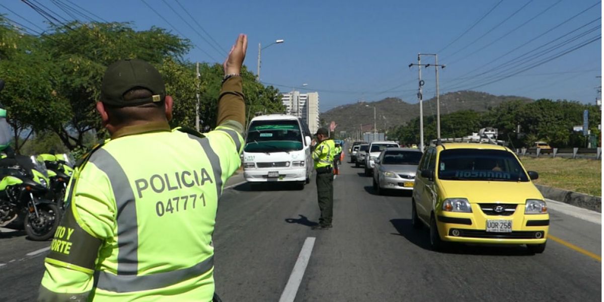 Policía Metropolitana La Policía de Tránsito y Transporte realizó controles viales durante el puente festivo