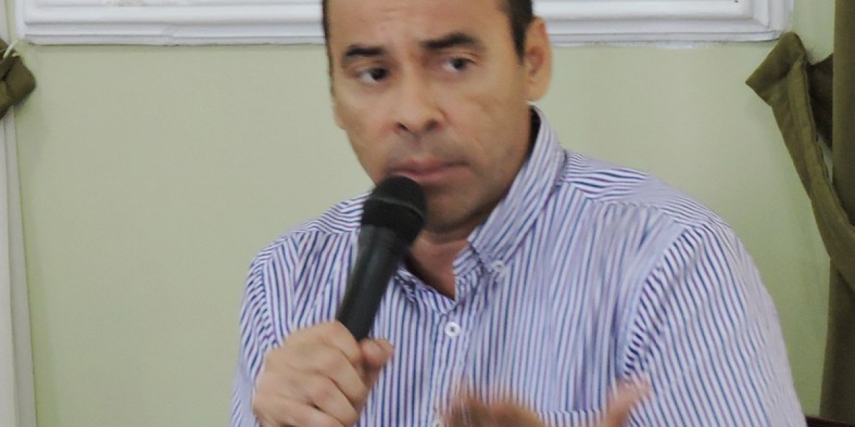 Diputado Edward Torres.