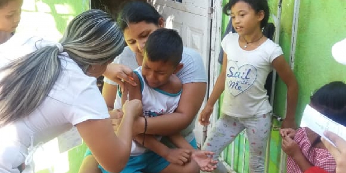 Alcaldía de Santa Marta La vacunación también se está haciendo casa a casa.