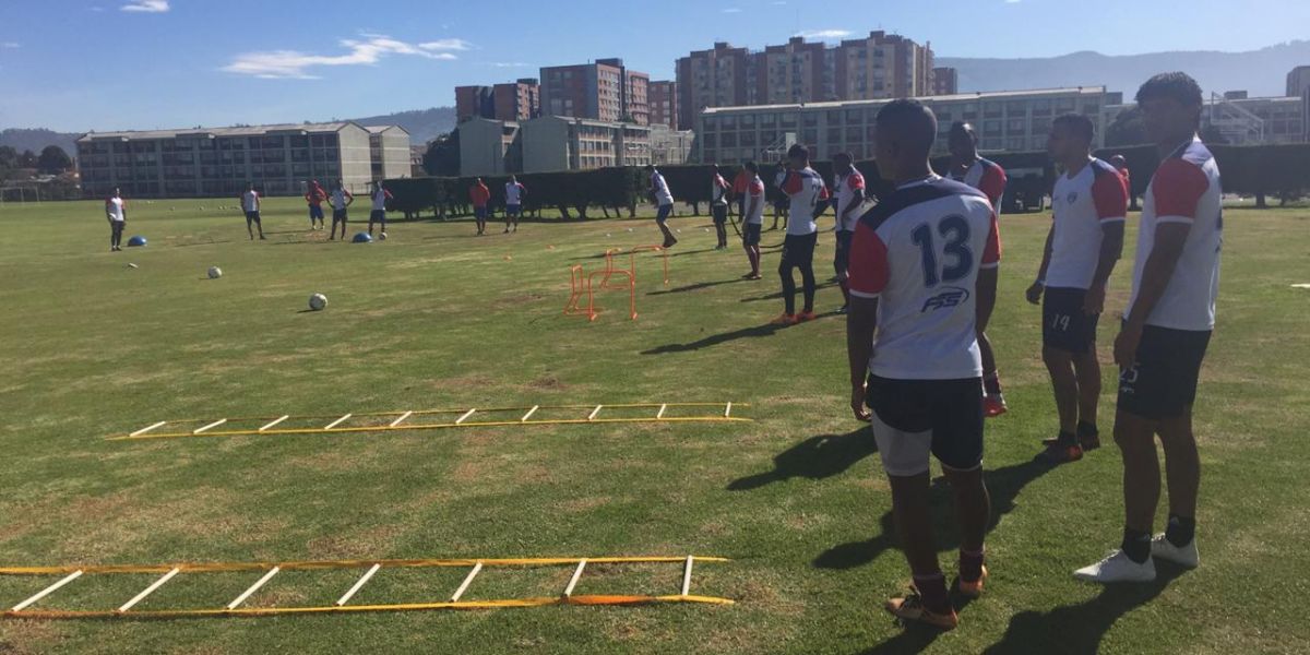 El onceno bananero realiza su pretemporada en la capital del país. 