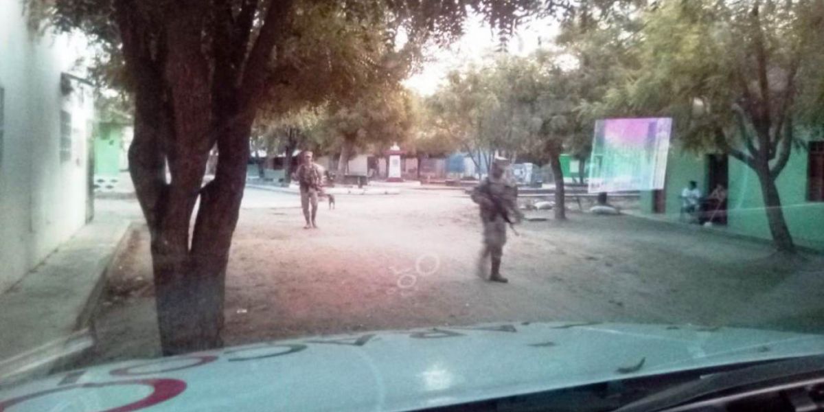 Así patrulla el Ejército la zona.