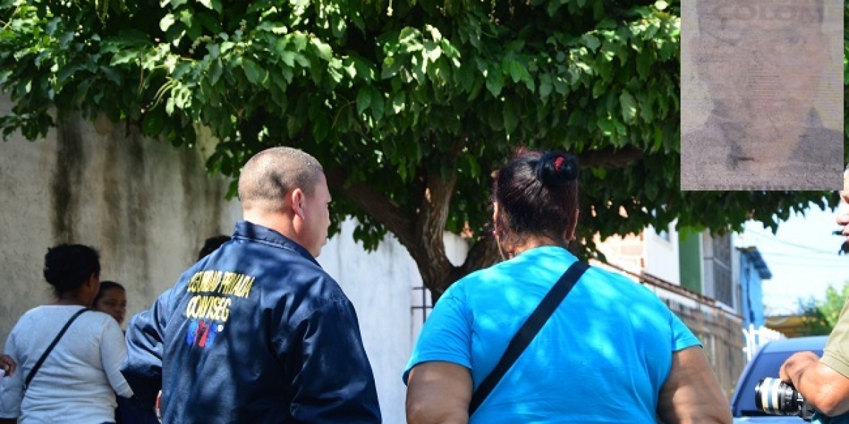 Los familiares de Yasmel José Cantillo Charris llegaron hasta la morgue de Santa Marta para reclamar el cadáver.
