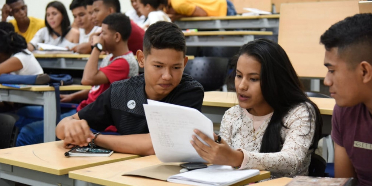 En esta etapa los nuevos integrantes de la comunidad estudiantil hacen parte de una intensiva inducción de ocho horas diarias durante dos semanas.