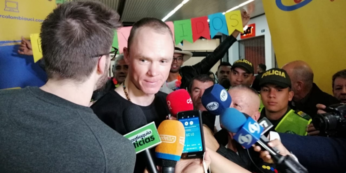 Chris Froome en su llegada a Medellín.