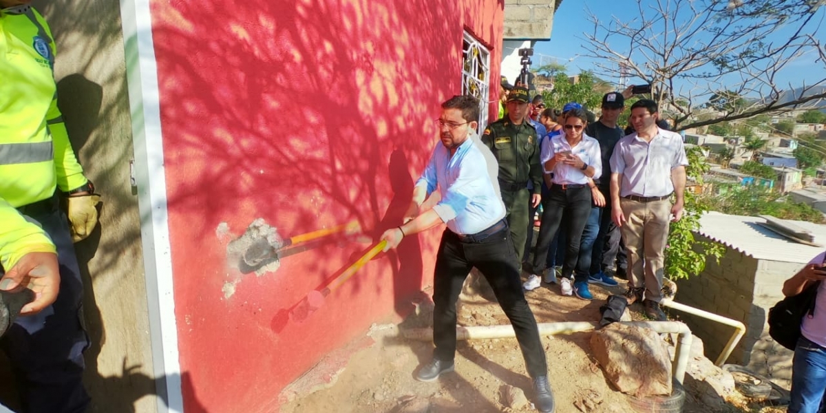 Alcaldía de Santa Marta El alcalde Rafael Martínez lideró el operativo.