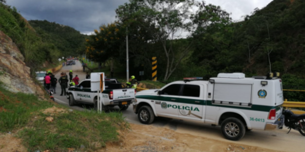 Atacan con explosivos caravana del comandante de la Segunda División del Ejército