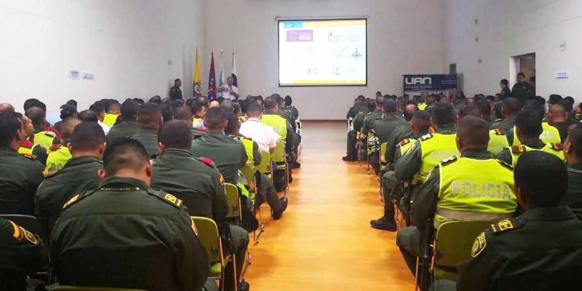 Capacitación a policías.