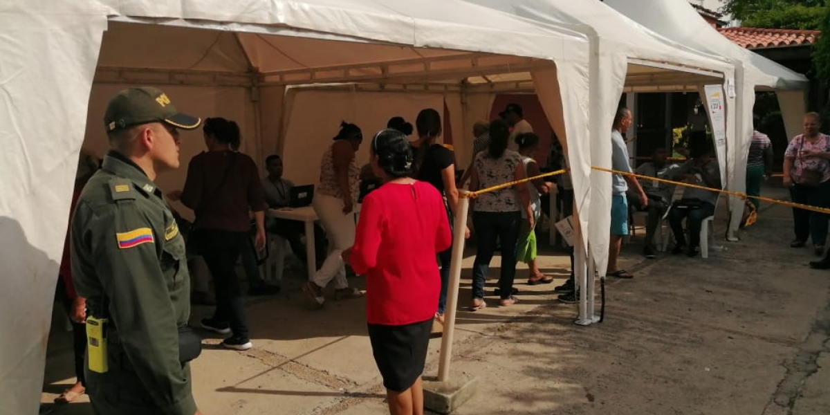 Cortesía En los puestos de votación hubo presenta la Policía.