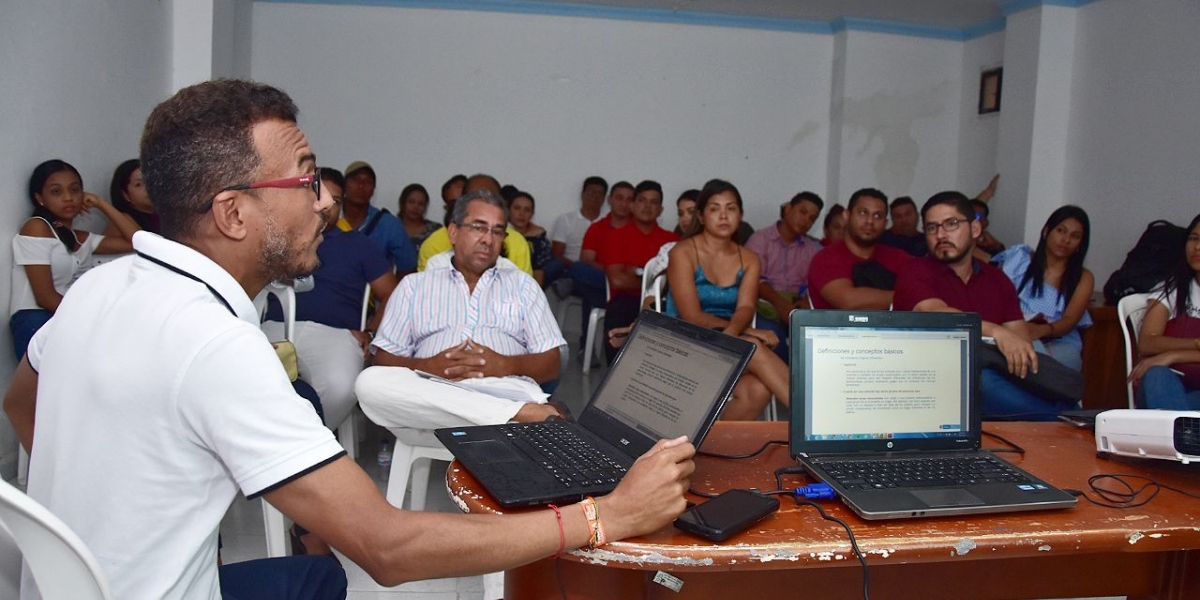 Los encuestadores y supervisores están siendo capacitados. 