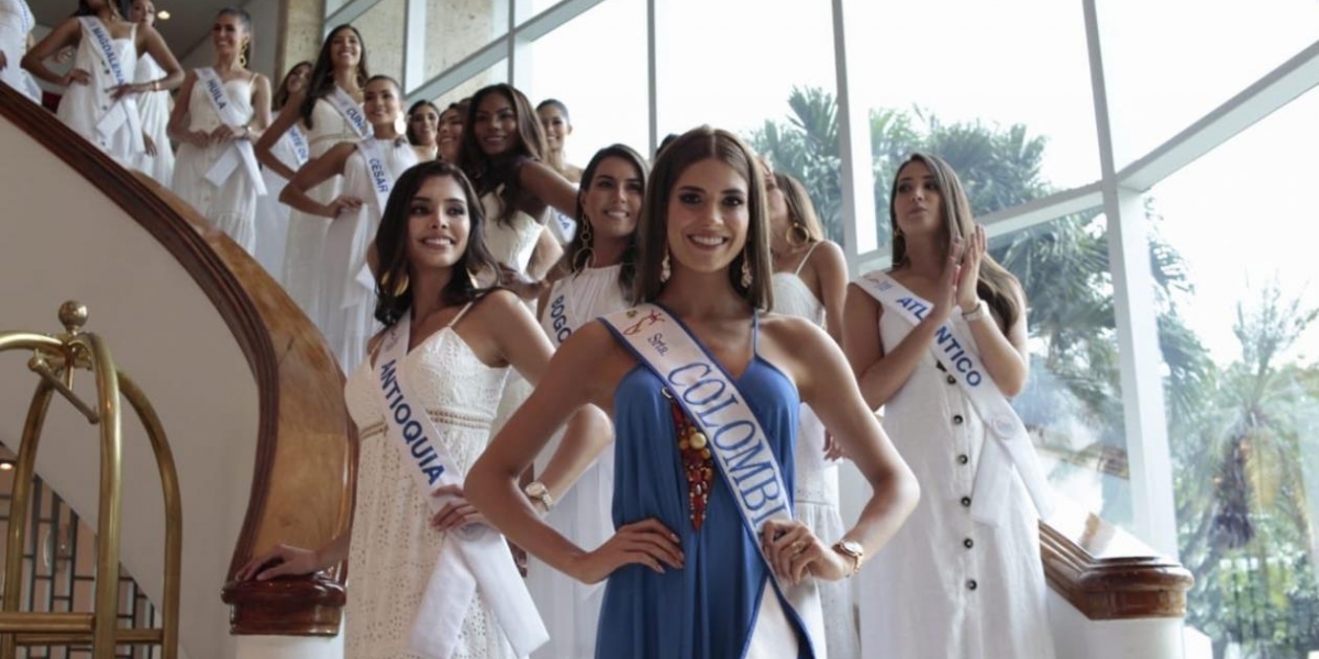 La señorita Colombia Gabriela Tafur junto a las 22 candidatas de esta edición.