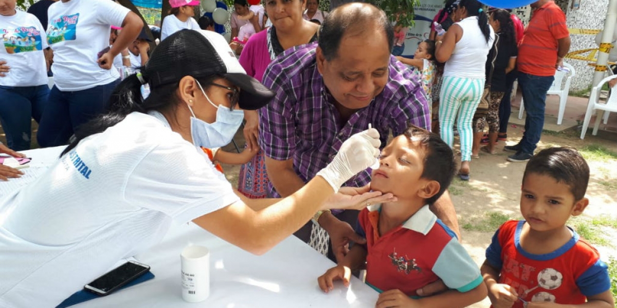 Niños vacunados.