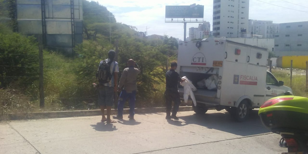 El levantamiento del cadáver se realizó esta mañana en la entrada al Rodadero, sobre la carrera 4.