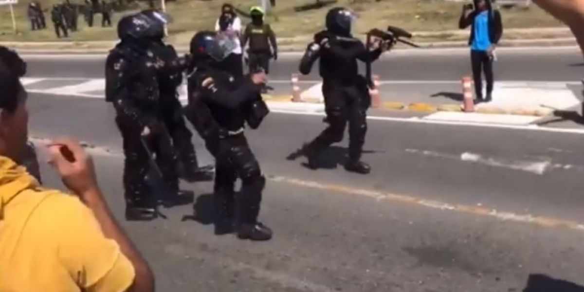 Luego de la marcha de este 21 de noviembre en Santa Marta, algunas personas que participaron aseguran haber sido víctimas del abuso de autoridad por parte del personal del Esmad.