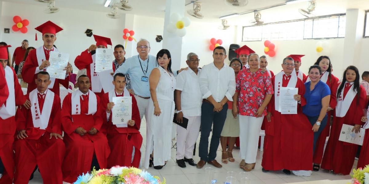 Alcaldía de Santa Marta Bachilleres de la cárcel Rodrigo de Bastidas.
