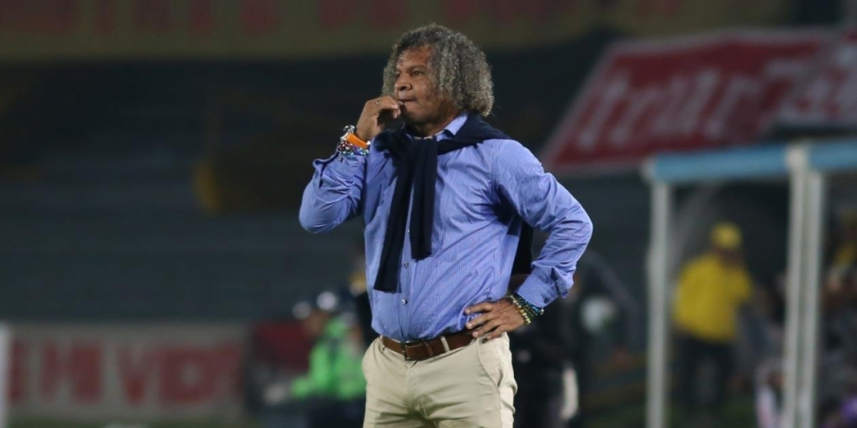 El técnico samario cerca de volver a dirigir a uno de los grandes del fútbol colombiano.