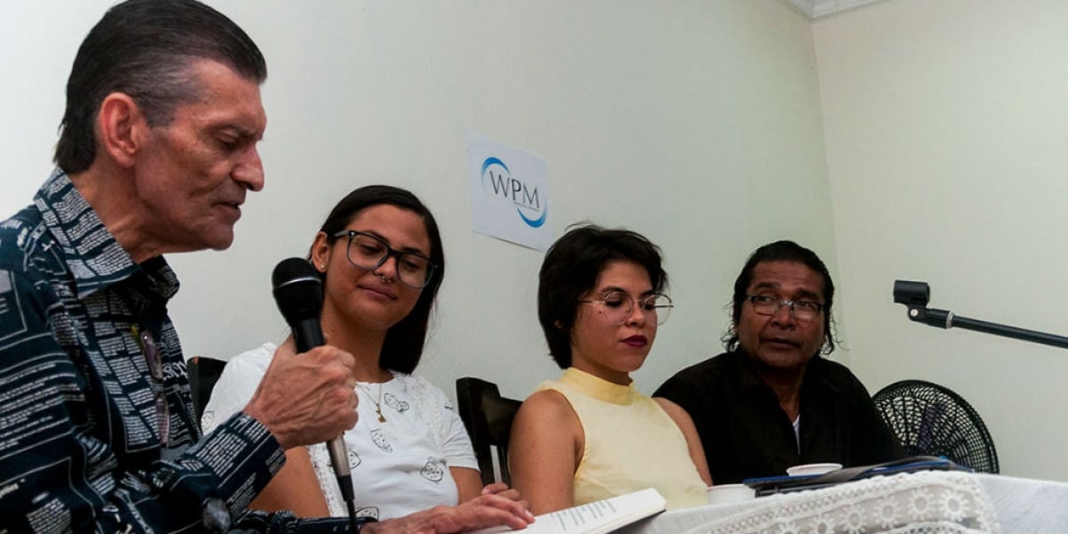 Cortesía Poetas en el encuentro de Santa Marta.