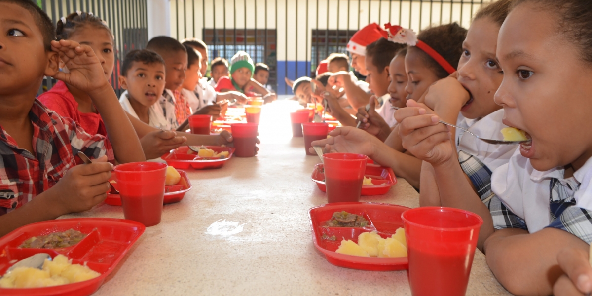 En el 2019 fueron 132.891 los estudiantes beneficiarios diariamente en 640 sedes educativas urbanas y rurales de los 28 municipios no certificados del Magdalena. 