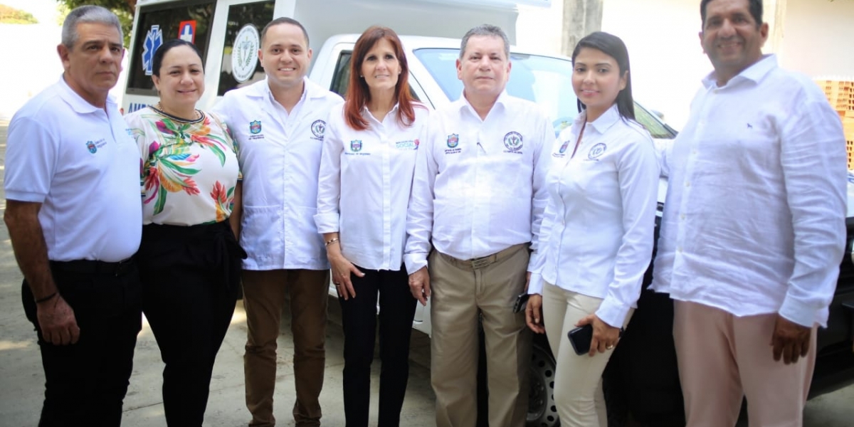 Entrega de ambulancias en el Magdalena