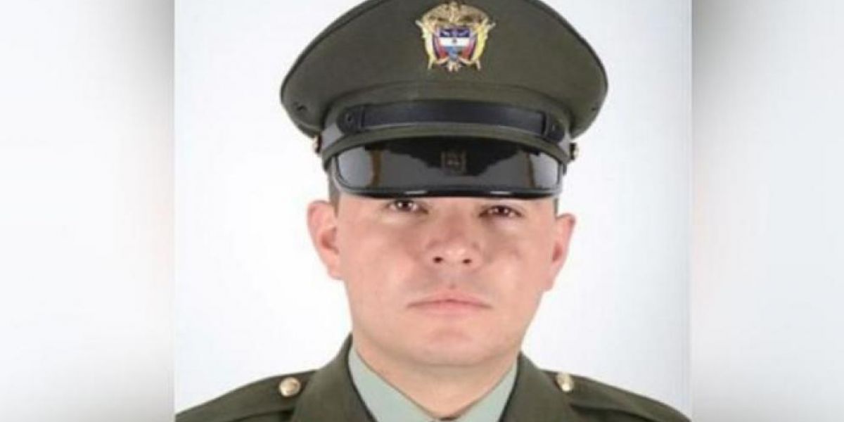 Policía Jonatan Sierra Suaza, patrullero asesinado.