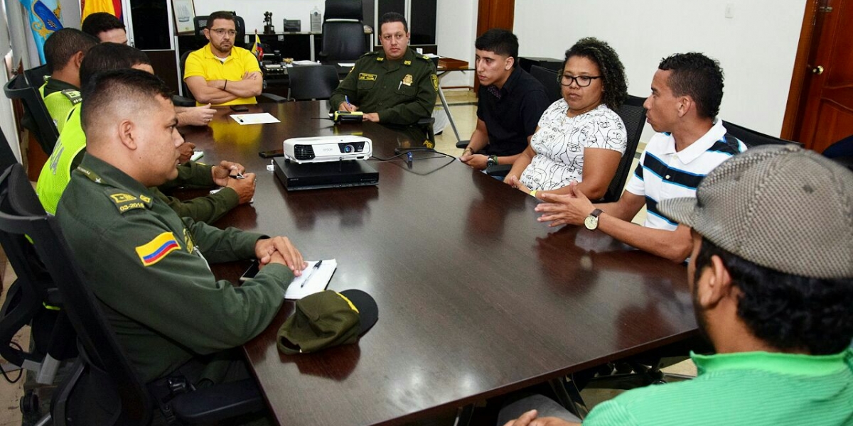 Esta fue la primera reunión de varias que sostendrá la Alcaldía con los hinchas.