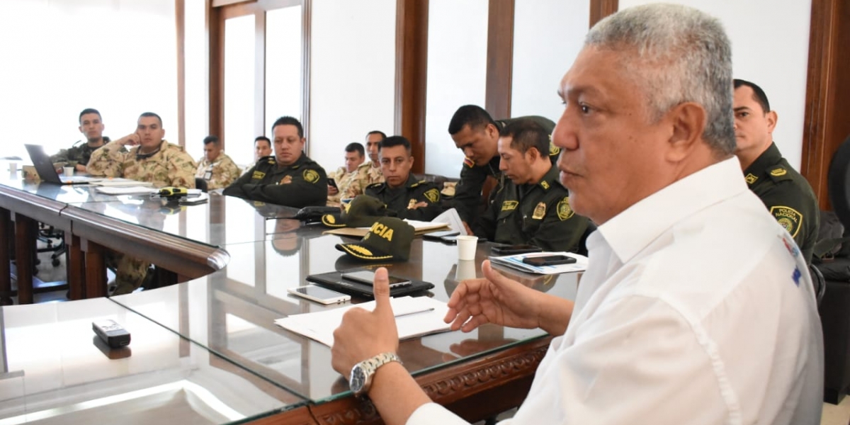 La reunión fue liderada por el secretario del Interior, Luis Miguel Gómez y contó con gran parte de las autoridades del departamento. 