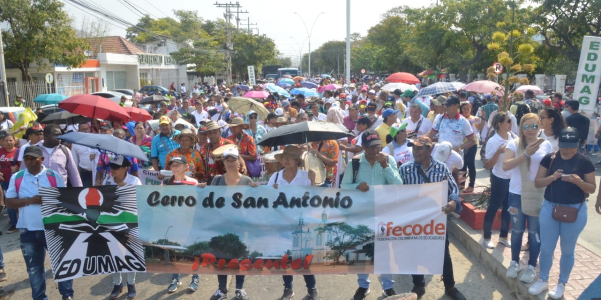 De diferentes municipios del departamento de sumaron los docentes a la marcha