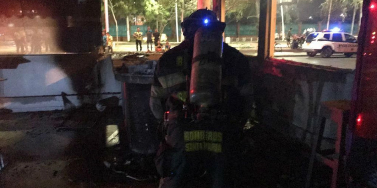 Bomberos Unidades de bomberos atendieron la emergencia.