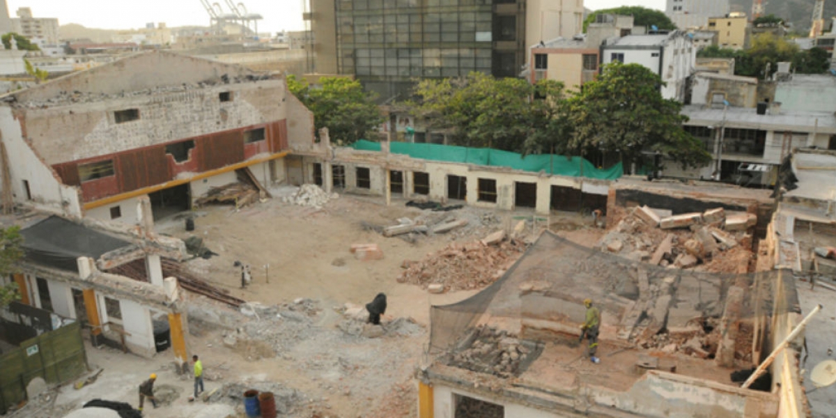 Obras en el Teatro de Santa Marta.