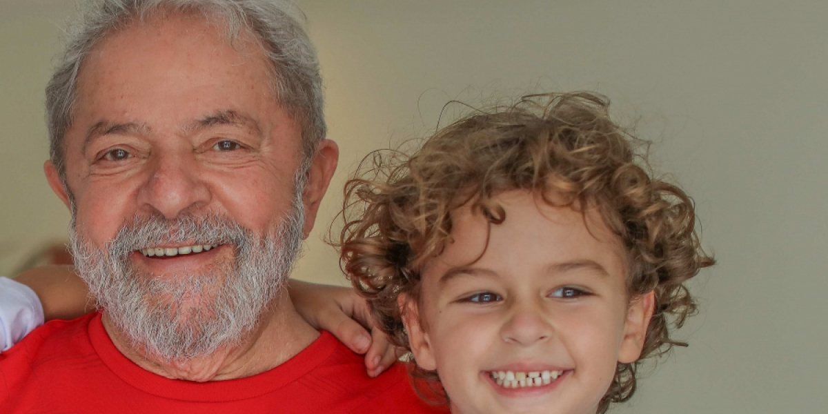 Luiz Inácio Lula y su fallecido nieto.