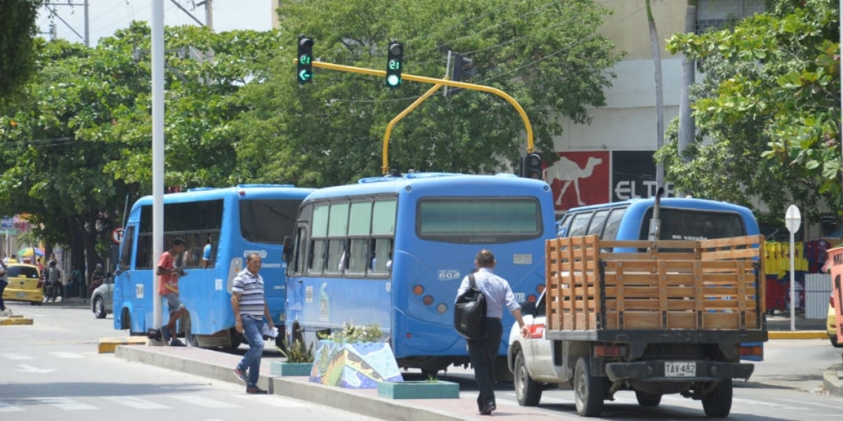 Transportadores públicos manifiestan posible cese de actividades por no obtener respuesta sobre reajuste de la tarifa.