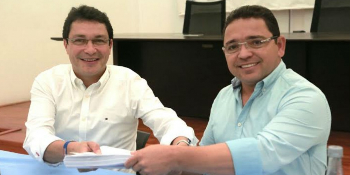 El alcalde Rafael Martínez y el exalcalde Carlos Caicedo.