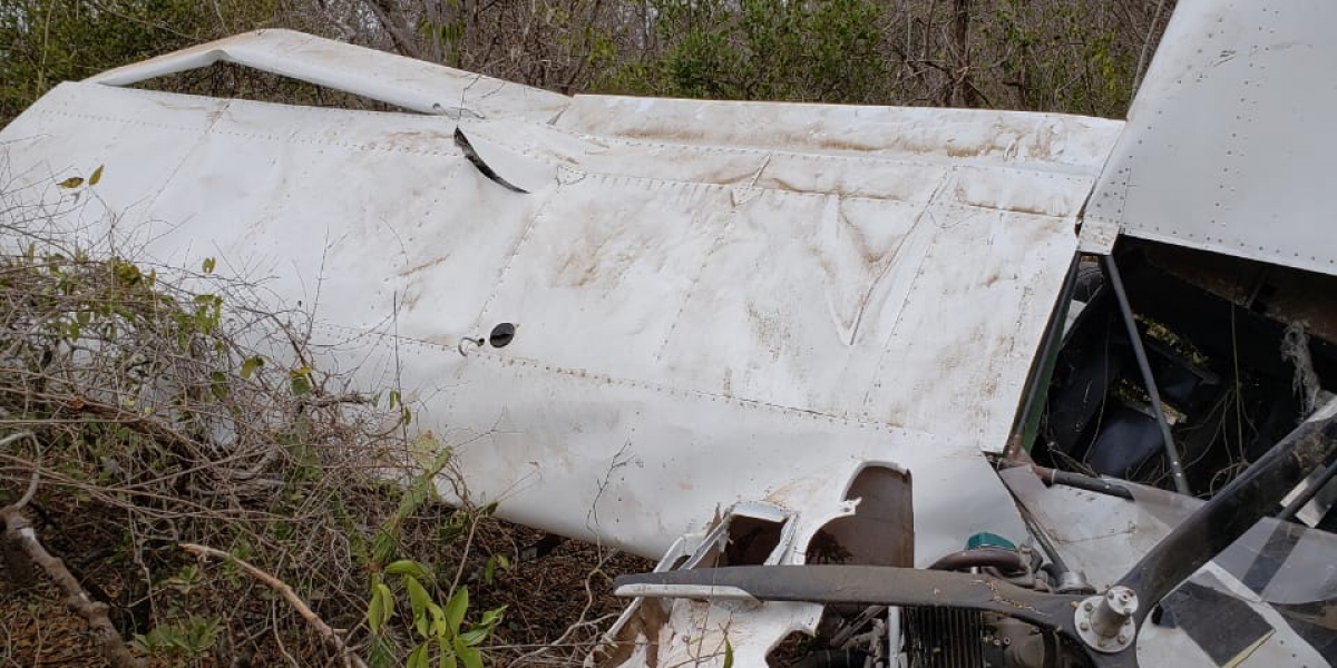 La avioneta sufrió un accidente en el momento del despegue y fue abandonada con 157 paquetes de clorhidrato de cocaína en su interior.