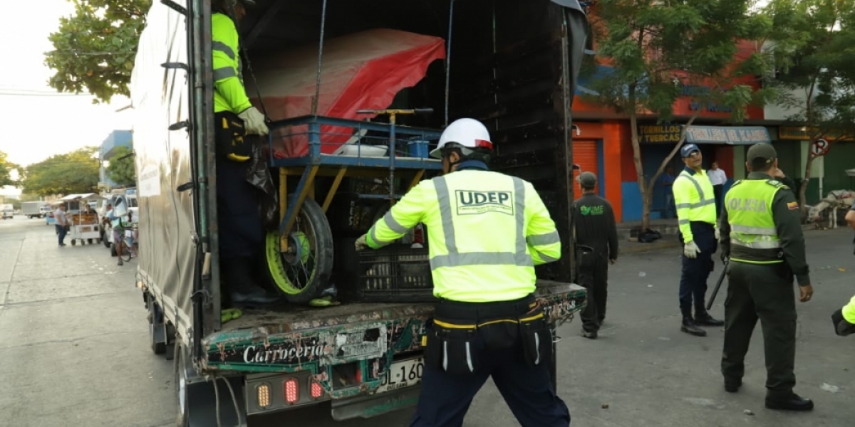 La Udep realiza operativos de recuperación del espacio público en distintos sectores de la ciudad. 