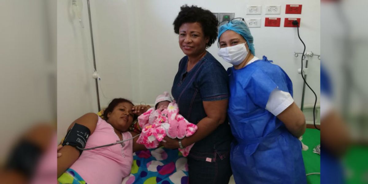 Llega al mundo la primera niña en el centro de salud de La Paz