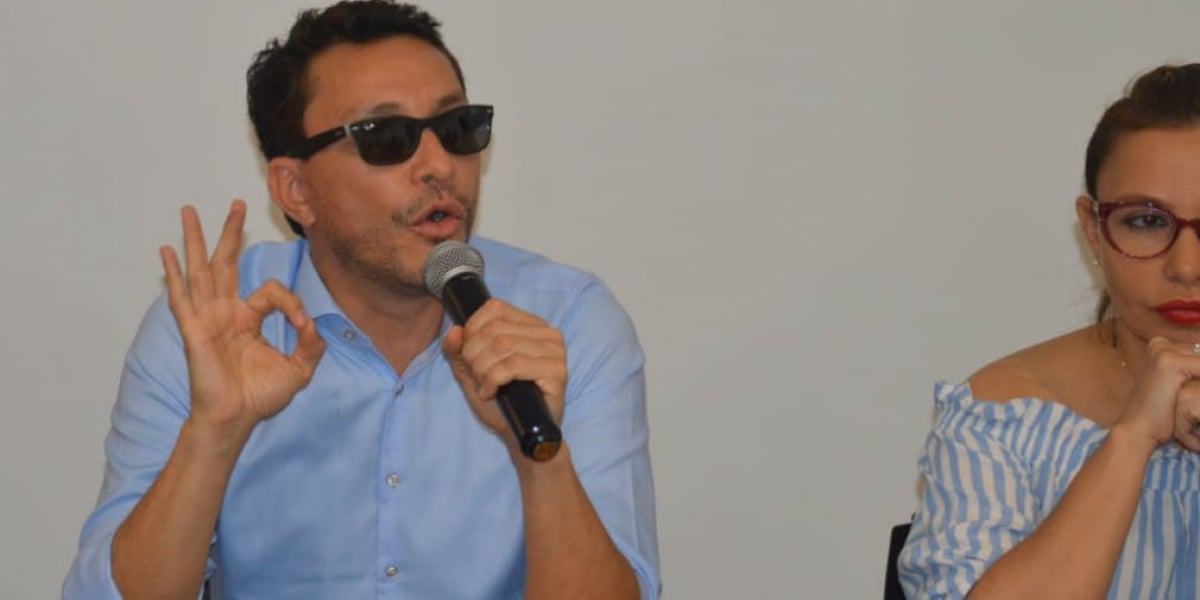 Seguimiento.co Carlos Caicedo, durante su intervención en la que mencionó a los enemigos políticos.