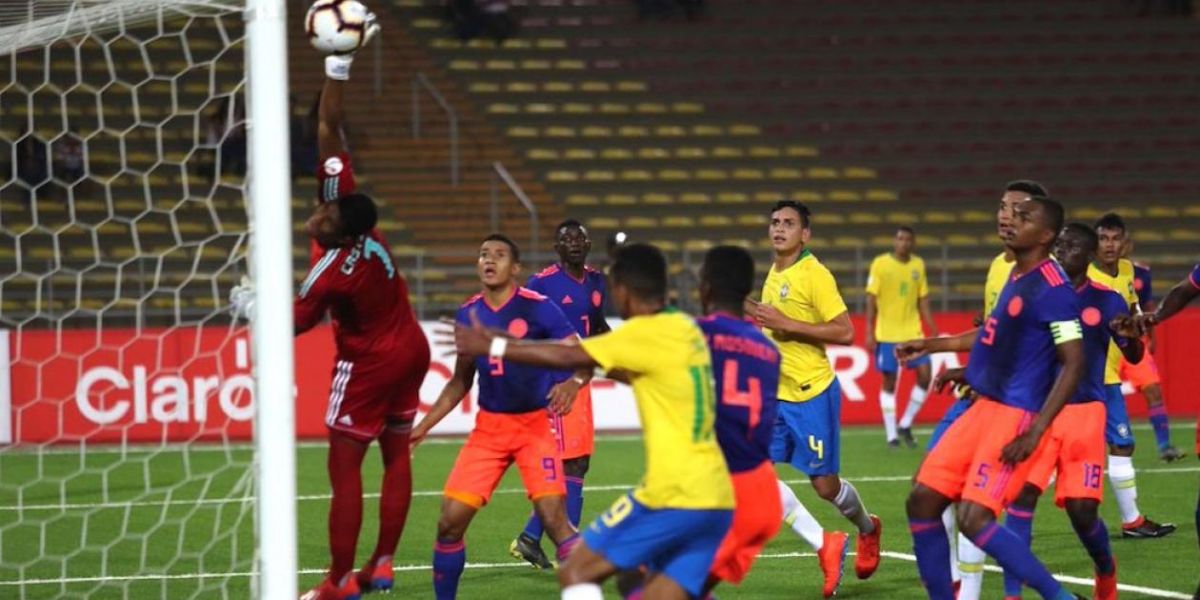 Gol olímpico anotado por Patryck Lanza a Colombia.