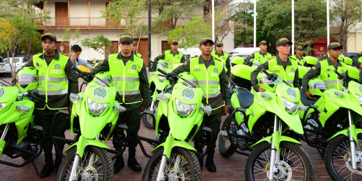 Alcaldía de Santa Marta 45 motos y dos patrullas recibió la Policía Metropolitana.