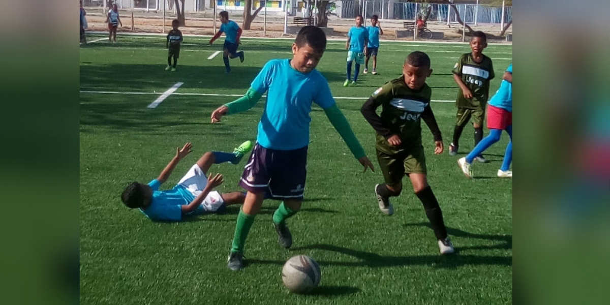 El torneo contó con la actuación de ocho escuelas. 