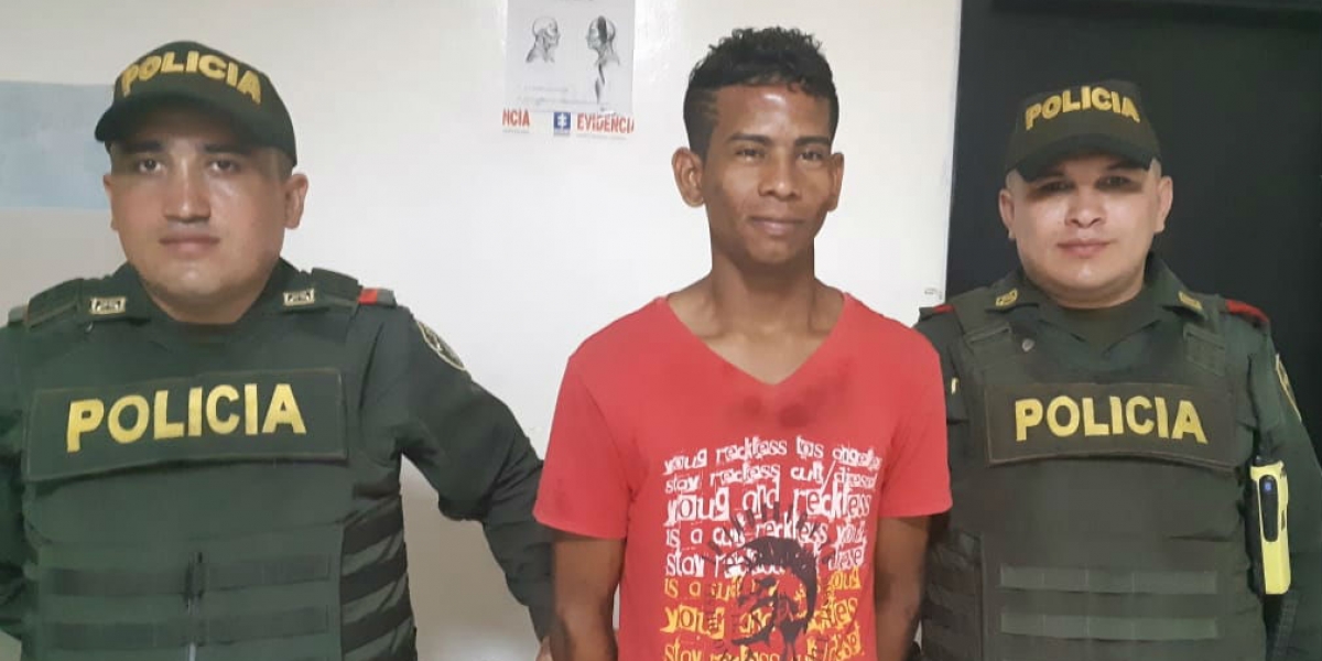 Policía Edwin Antonio Alzate.