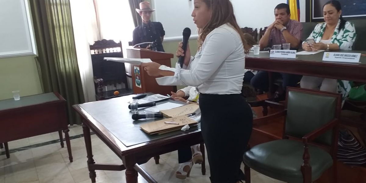 Secretaria aseveró que hay temas culturales en los colegios que se deben modificar.