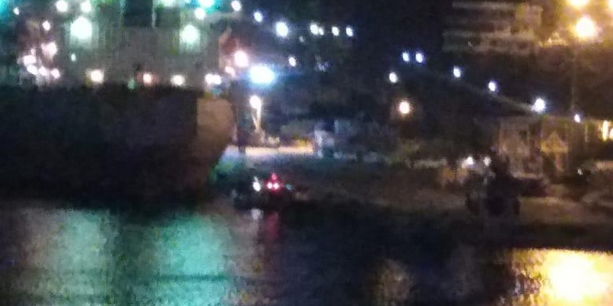 Cortesía El siniestro se presentó en el muelle siete del Puerto.