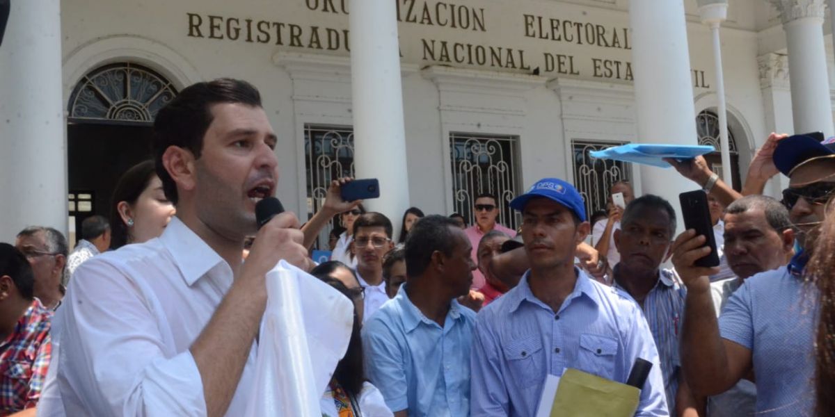 El precandidato inscribió este martes su movimiento a las aspiraciones de la Gobernación.