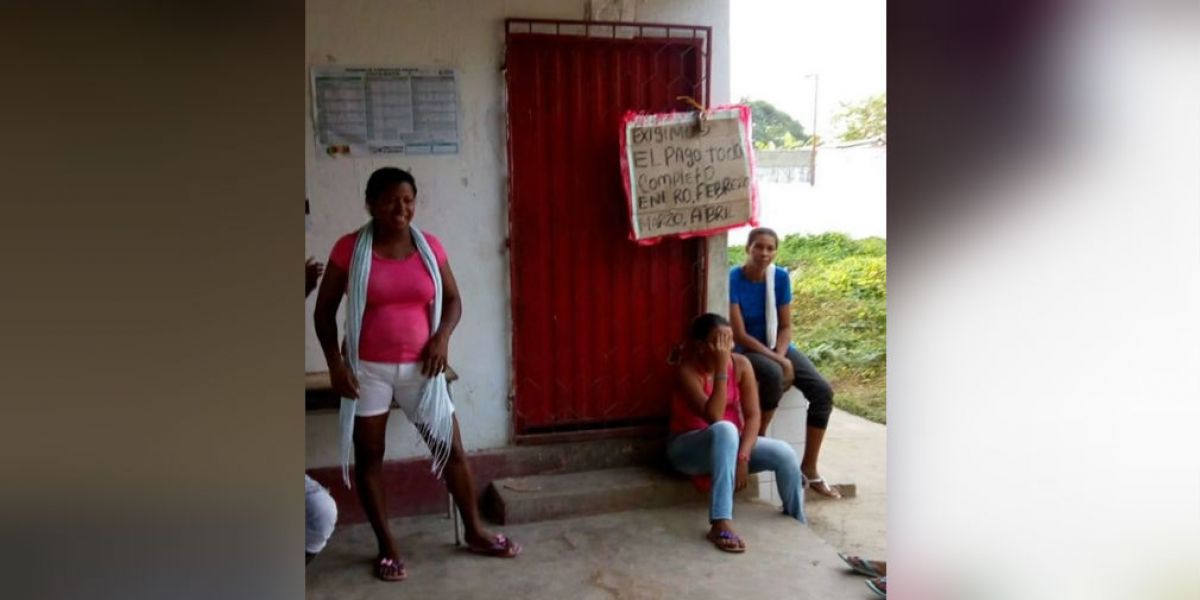 Las madres elaboradas protestaron en la mañana de este martes. 