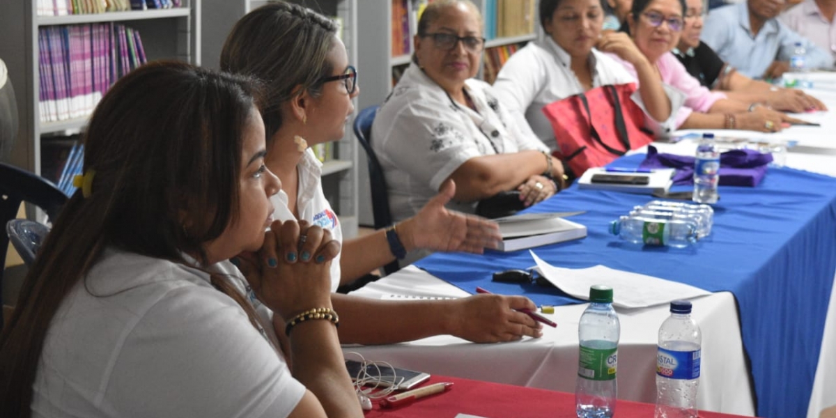 Durante las socializaciones se actúa de manera inmediata en la recepción de dudas e inquietudes que tenga la comunidad educativa.